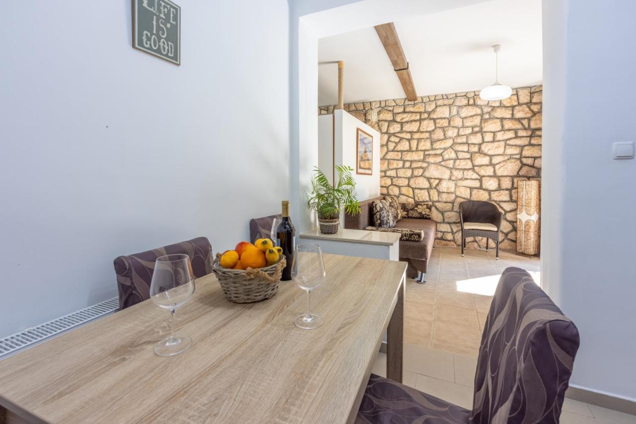 Apartmani Anita Dramalj Zewnętrze zdjęcie