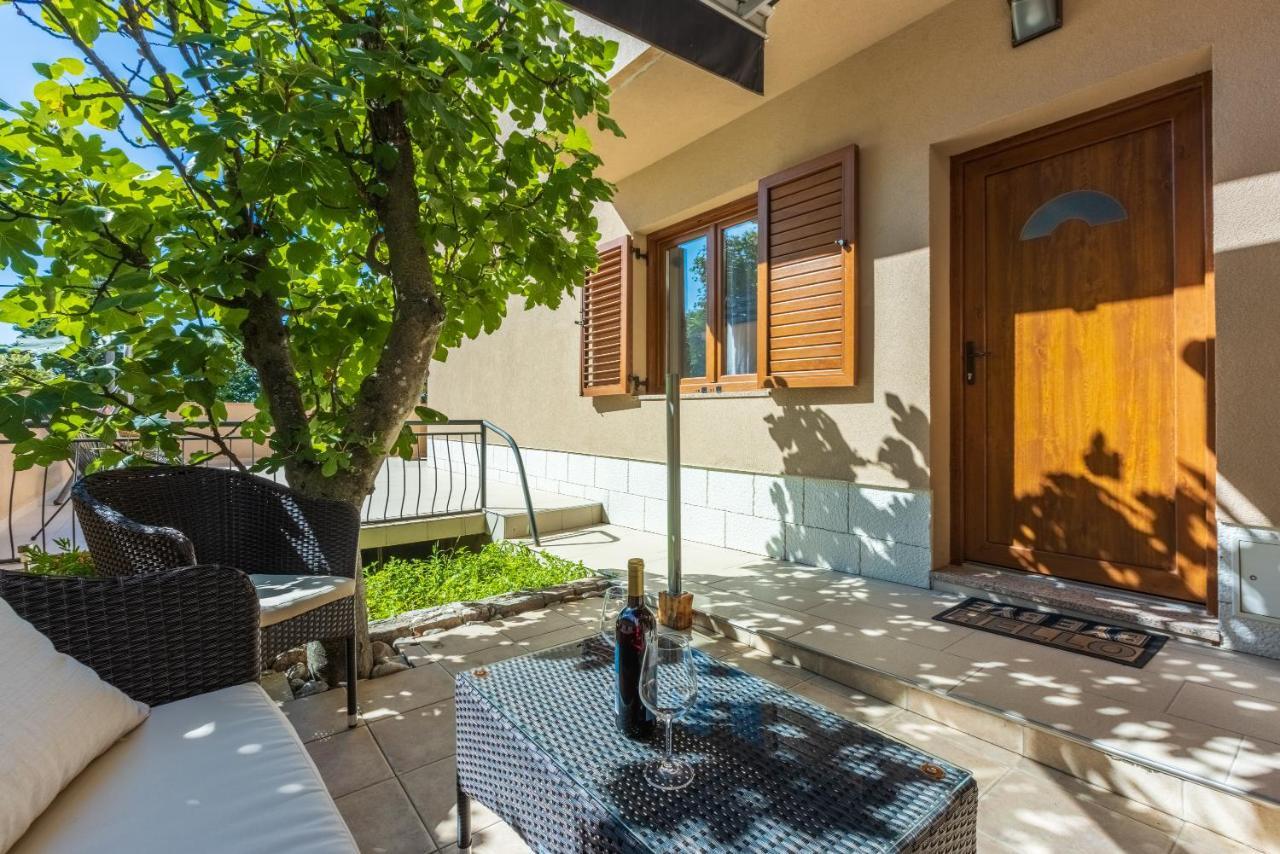 Apartmani Anita Dramalj Zewnętrze zdjęcie